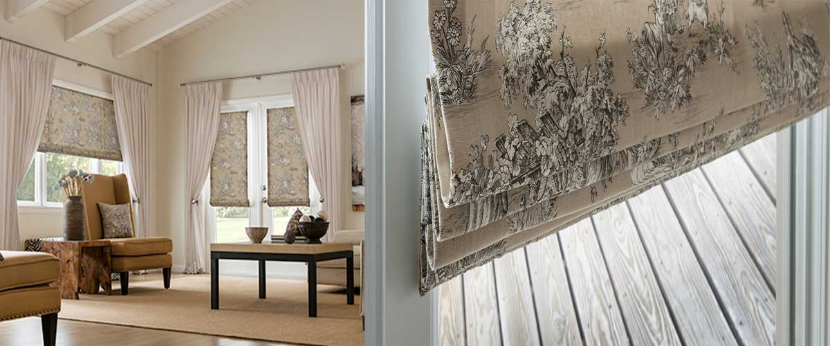 Sự kết hợp tinh tế của rèm vải và rèm Roman cho phòng khách biệt thự cổ điển.